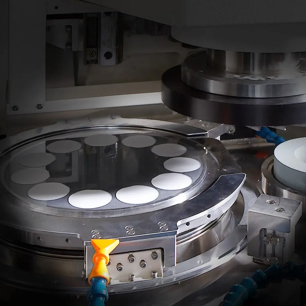 Quelles sont les causes des dommages de surface lors du meulage des plaquettes ?
